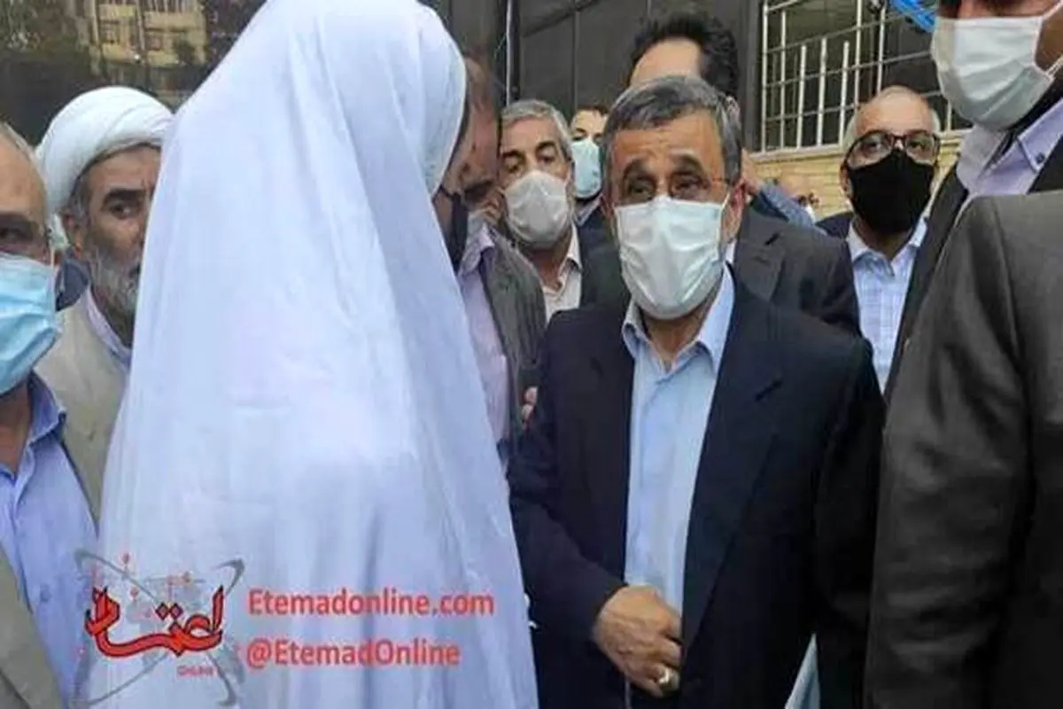 دختر سفیدپوش همراه احمدی‌نژاد که بود؟+عکس