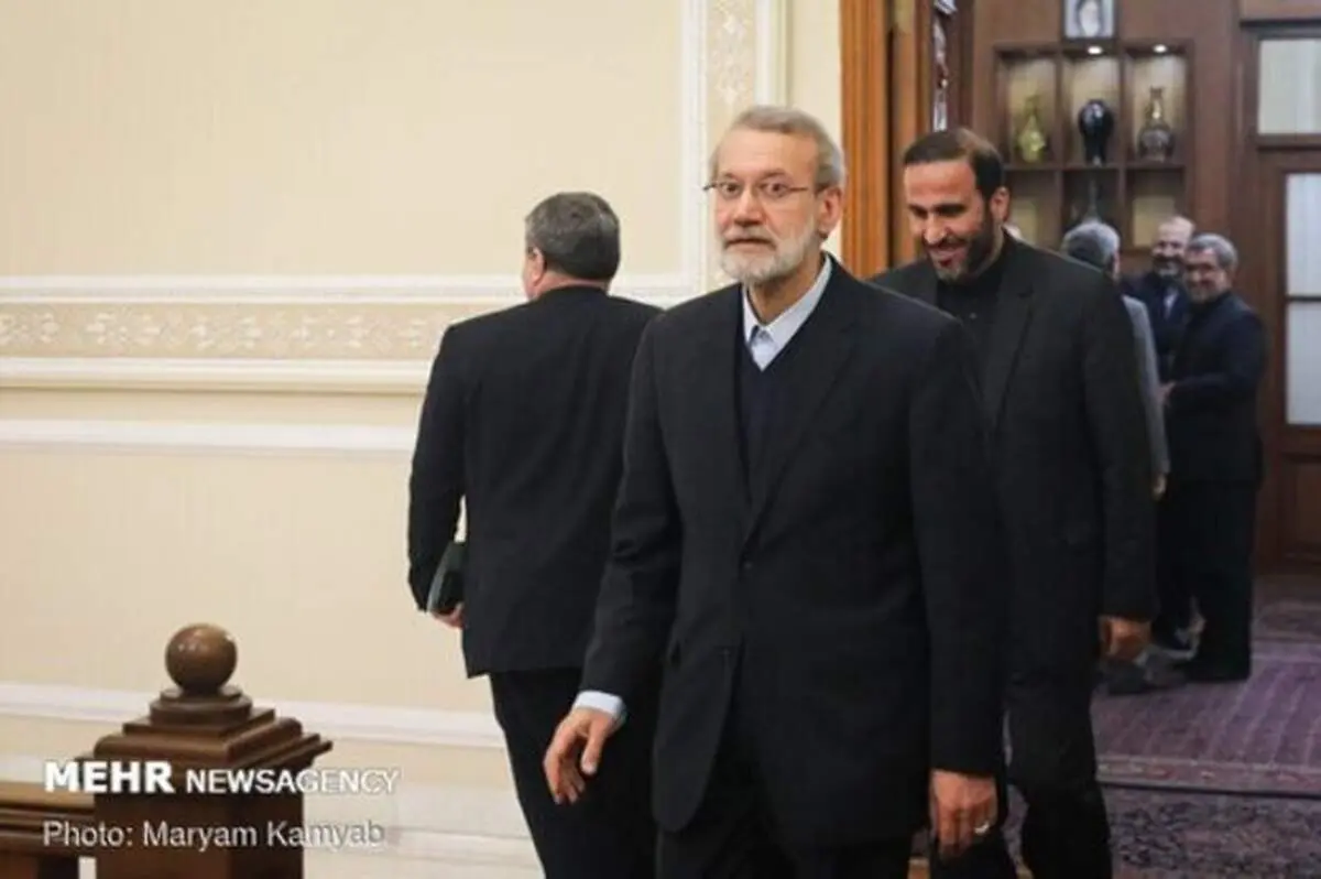 تماس تلفنی لاریجانی با مراجع تقلید قم پیش از کاندیداتوری