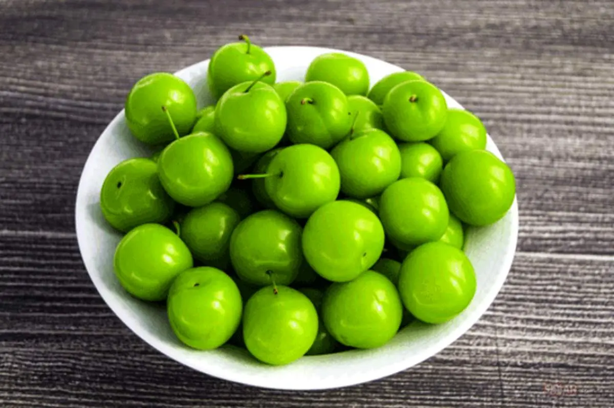 چه کسانی نباید گوجه سبز بخورند؟
