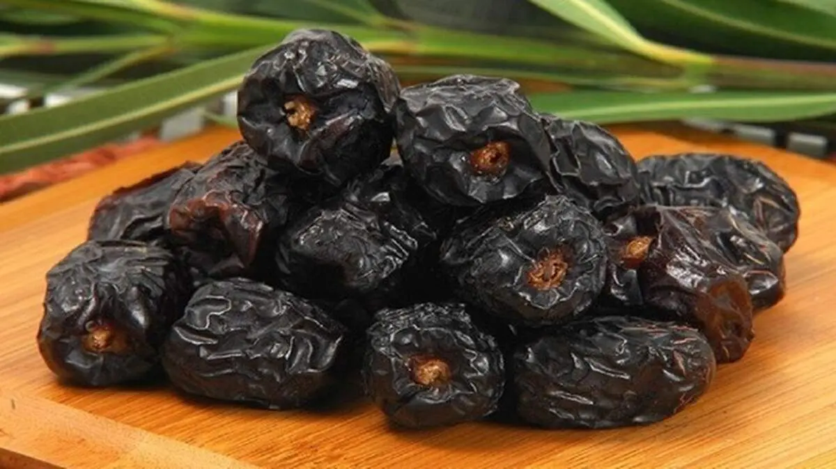 خواص شگفت انگیز خوردن ۳ خرما در روز!