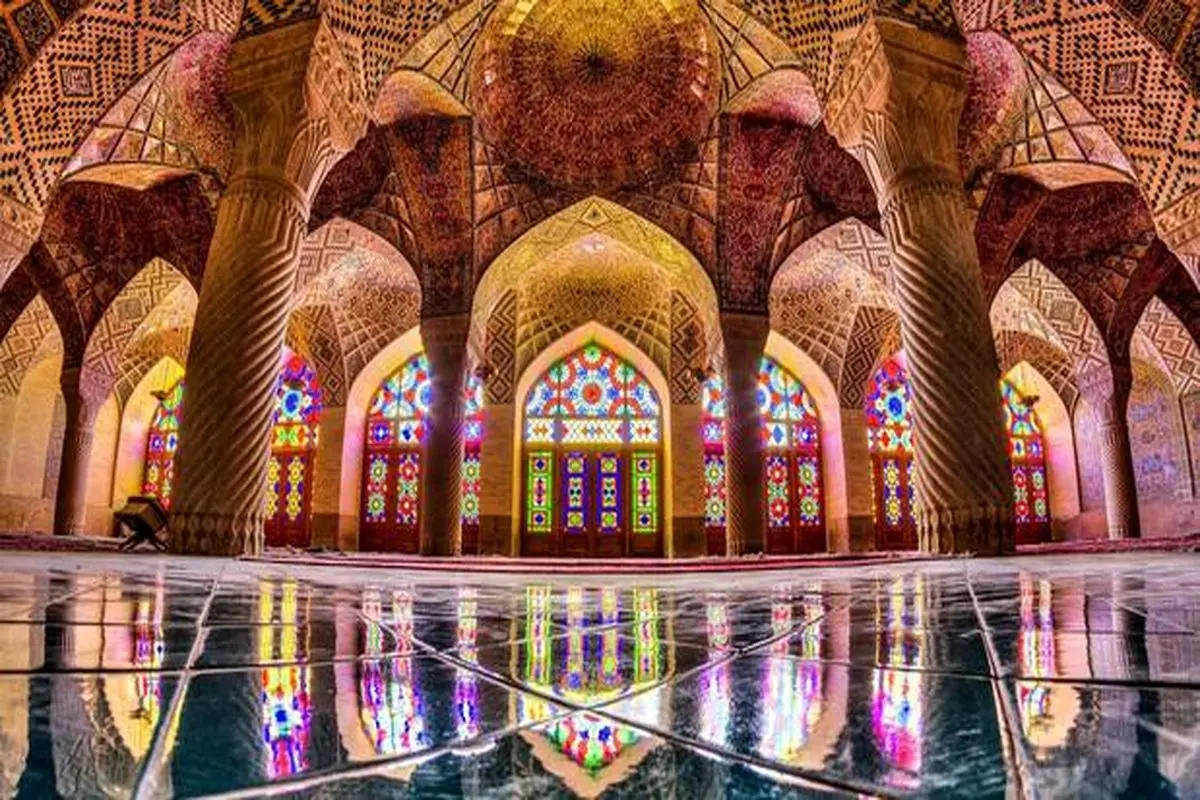 مسجد «نصیرالملک شیراز» غرق در نور و رنگ +عکس