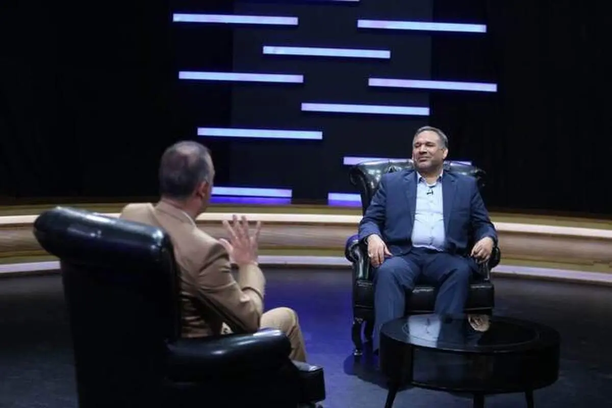 حسینی:رئیس جمهور و وزیرش گرانی بنزین را به مردم دروغ گفتند/ ۲۰۰ نفر کشته شدند و روحانی قاه قاه می‌خندید!