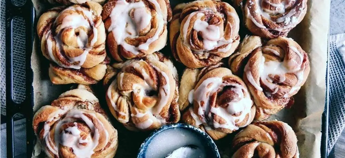 طرز تهیه رول دارچینی وگان + فیلم
