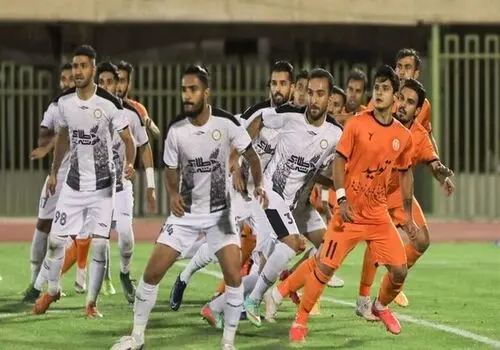 جنجال دوباره بر سر پوستر باشگاه سپاهان؛ شیری در میان کفتارها!+ عکس