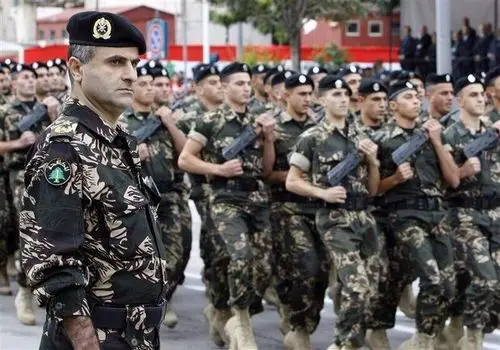 بیانیه ارتش لبنان درباره پایان دادن به تحصن در جاده فرودگاه بین‌المللی بیروت