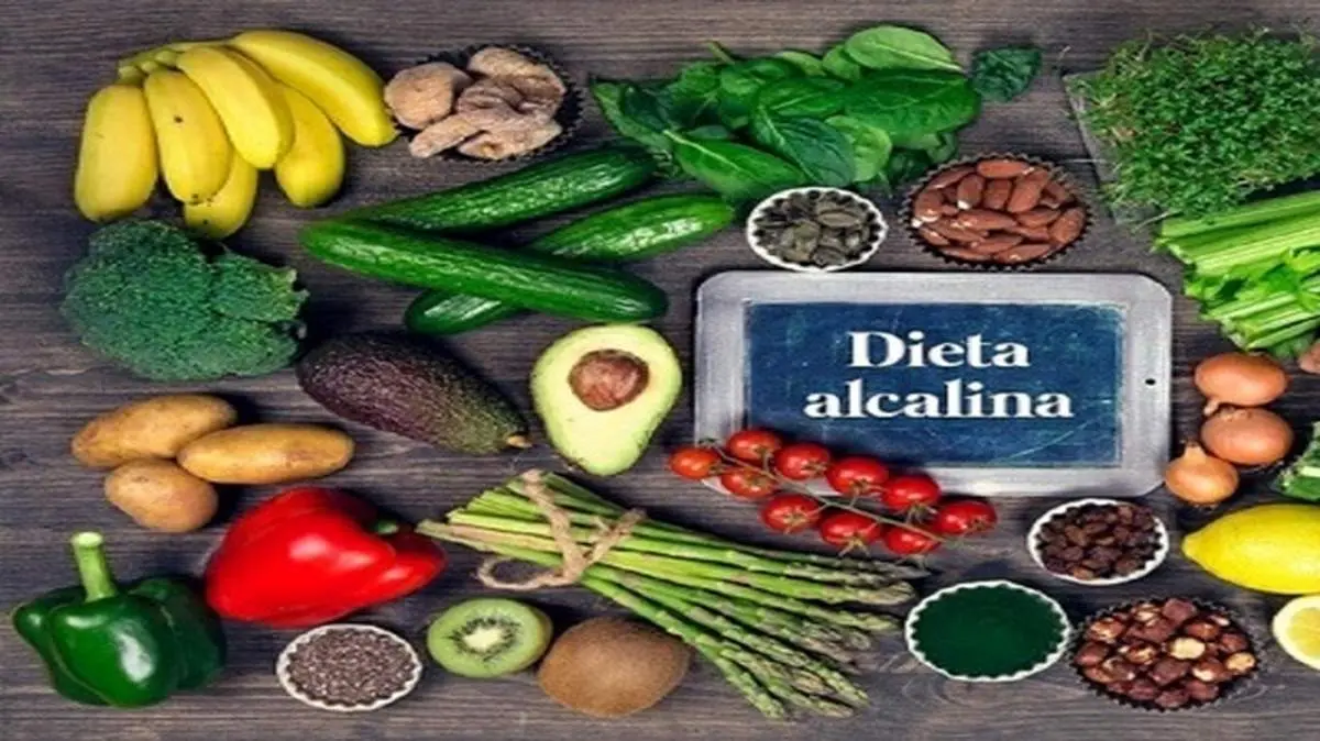 مصرف غذاهای قلیایی باعث نابودی ویروس کرونا می‌شود؟