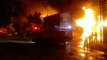 یک کارخانه مصنوعات پلاستیکی در قم دچار آتش سوزی شد