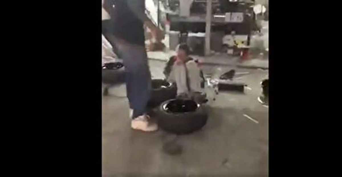 روش خطرناک باد کردن تایر بوسیله انفجار گاز!+فیلم