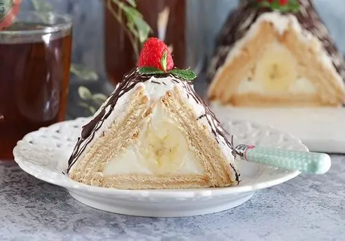 طرز تهیه لذیذترین دسر یخچالی شکلاتی فقط با دو قلم مواد+ فیلم / این دسر یخچالی ۵ دقیقه ای حاضر است