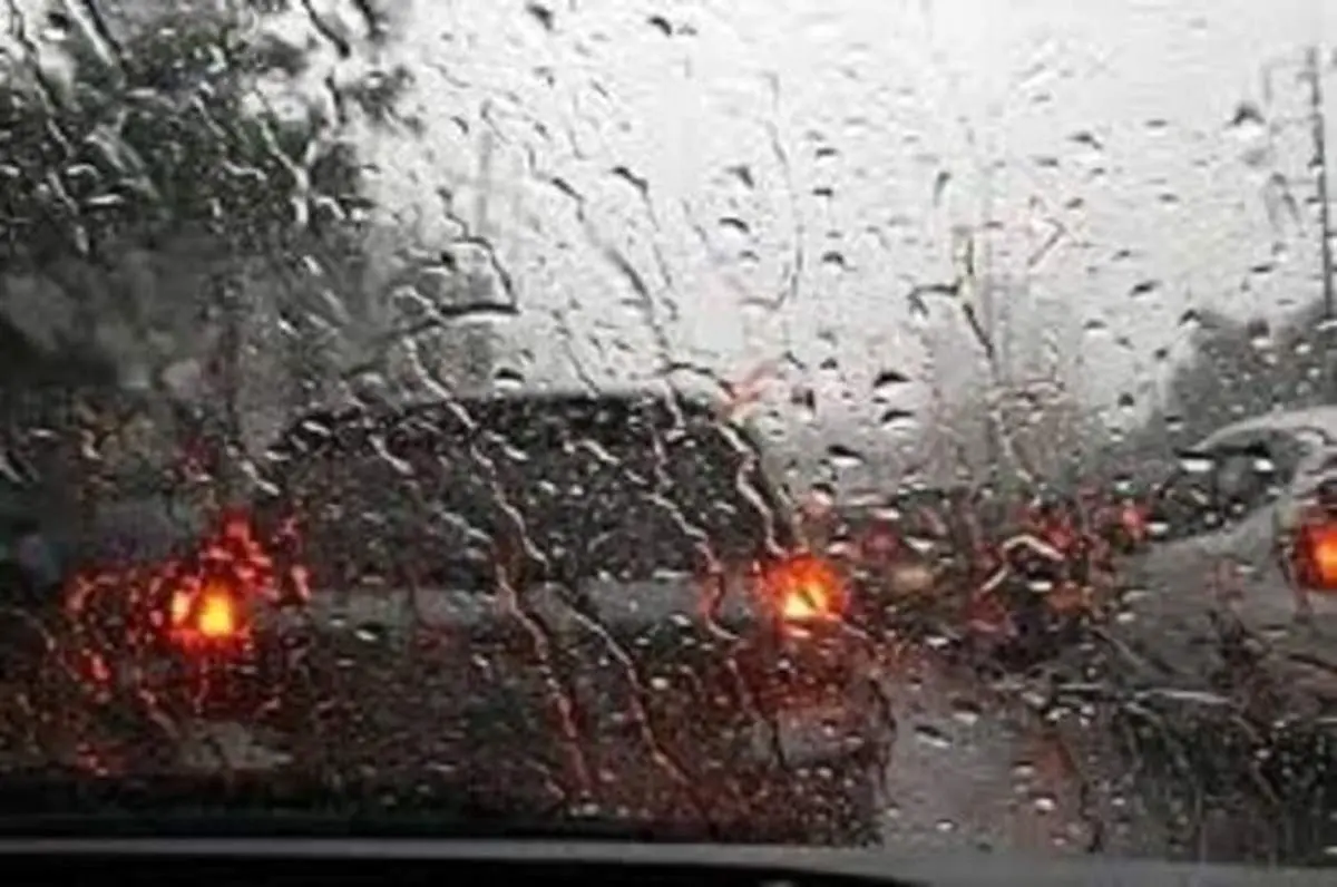 وزش باد شدید و گرد و خاک در برخی مناطق/ تداوم رگبار باران در ۱۲ استان
