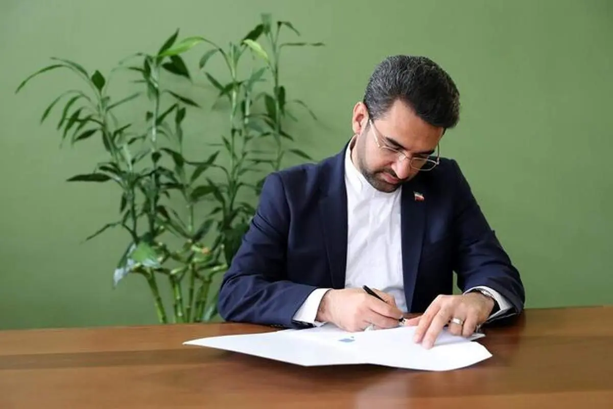 یادداشت انتخاباتی آذری جهرمی: مردم به کار نیاز دارند؛ نه سر کار گذاشتن!