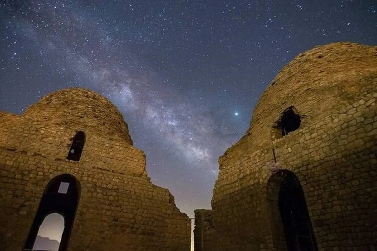 کهکشان در قاب آسمان شب