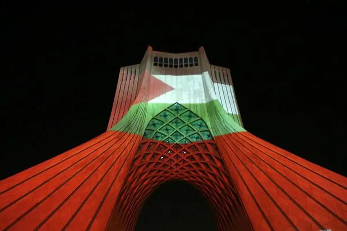 نورپردازی سه بعدی همدردی با مردم مظلوم غزه - برج آزادی