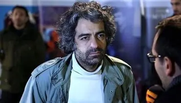 لحظه انتقال جسد بابک خرمدین توسط پدر و مادرش+ فیلم
