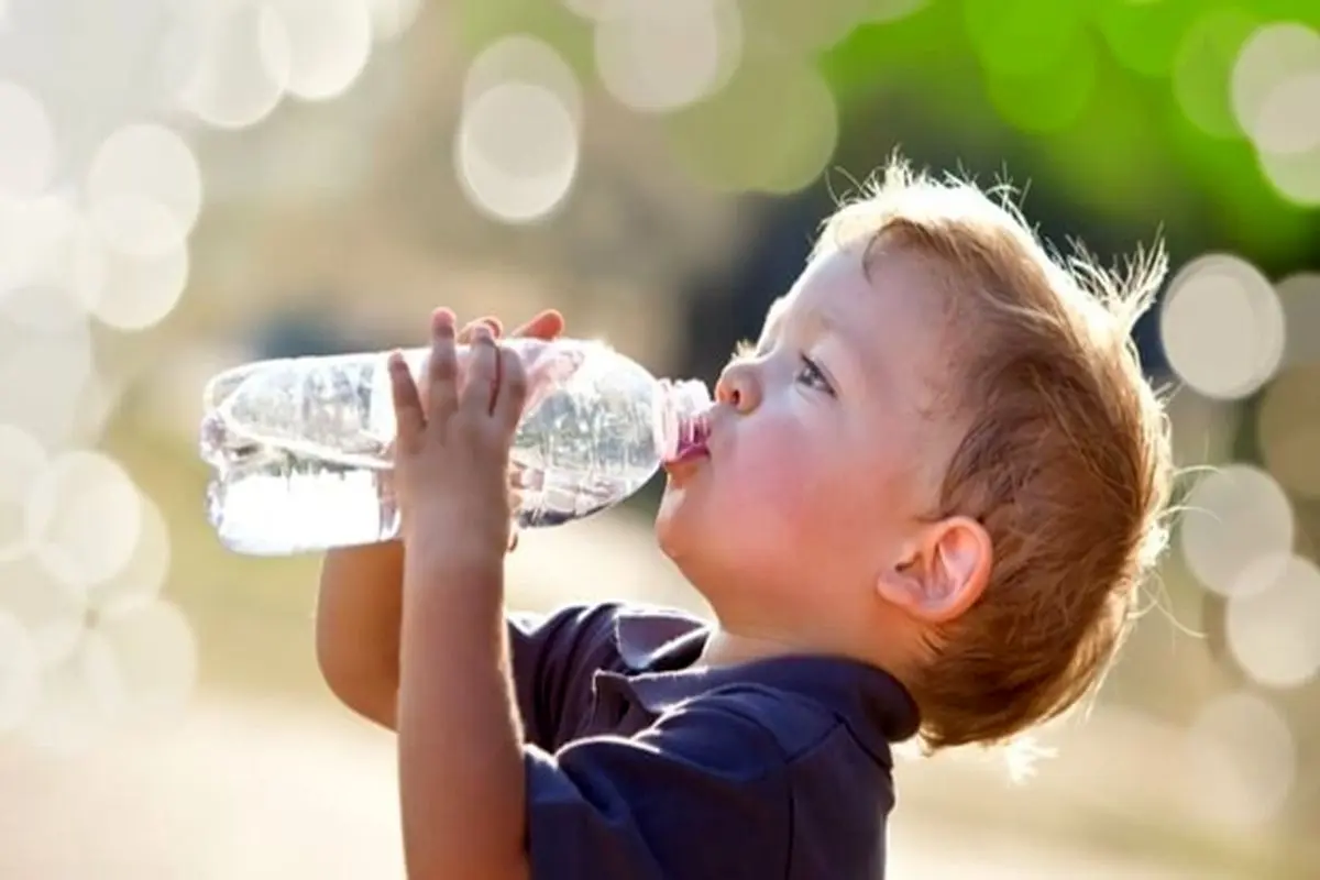 معجزات نوشیدن آب در بدن/ چه مقدار آب بنوشیم؟