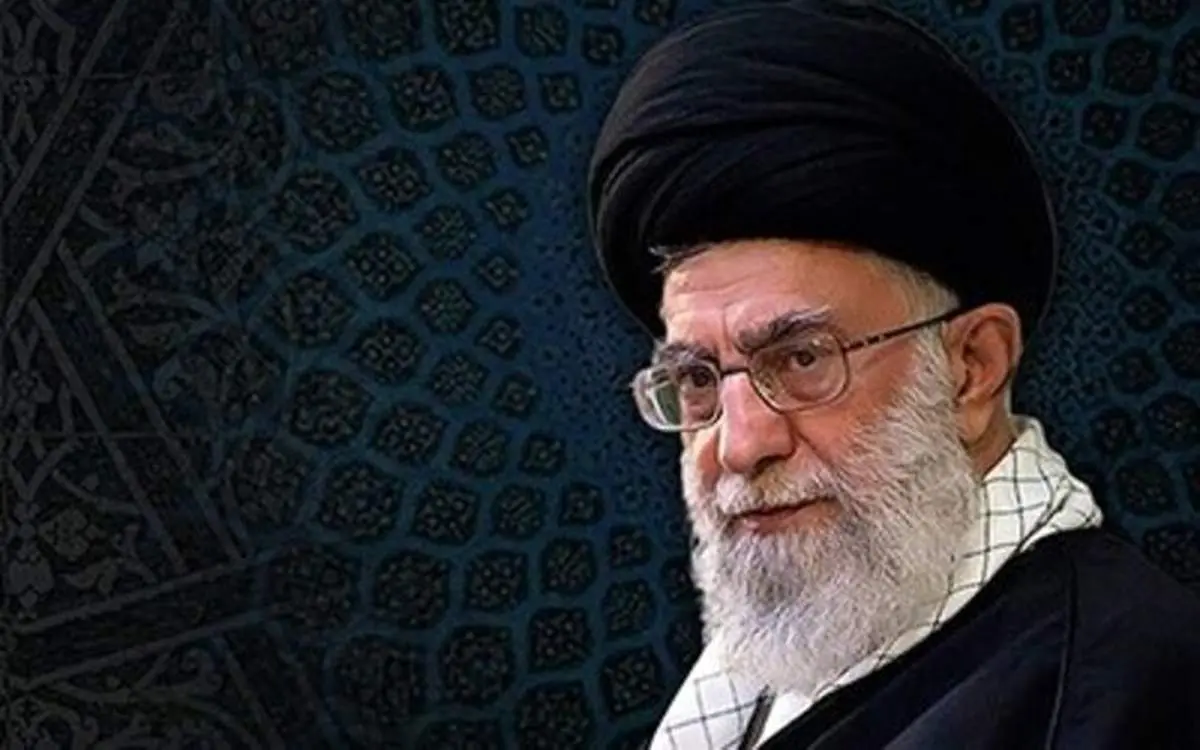 تمثال رهبر انقلاب، امام خمینی و سیدحسن نصرالله در میان تظاهرات آمریکایی‌ها برای فلسطین + فیلم