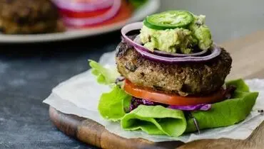 طرز تهیه برگر بوقلمون با سبزیجات