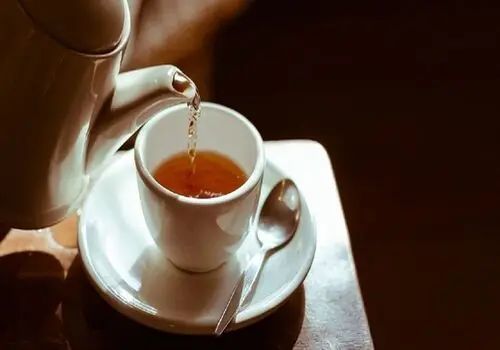 چای داغ مساوی با سرطان مری!