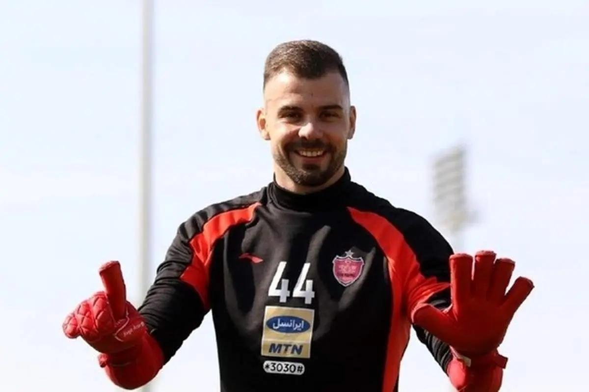 دروازه‌بان پرسپولیس از ایران رفت