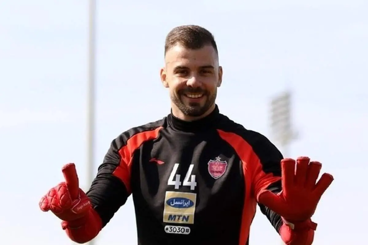 دروازه‌بان پرسپولیس از ایران رفت