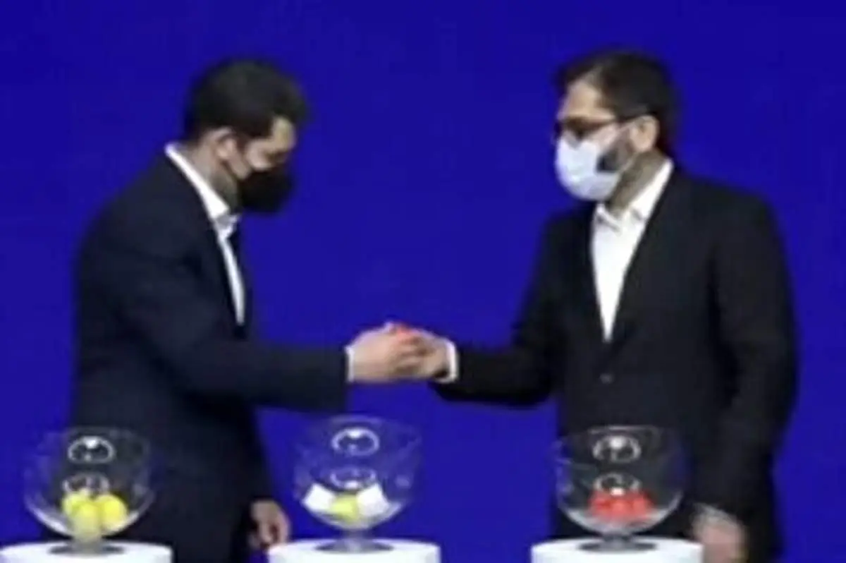 نشان دادن علامت پیروزی توسط نماینده محسن رضایی در تلویزیون + فیلم