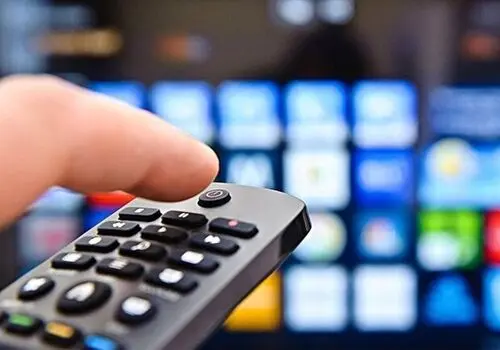 مجری زن جنجالی به تلویزیون بازگشت +عکس