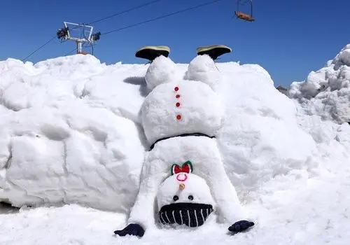 آدم برفی ساختن تراکتوری ها با کارگردانی بیرانوند + فیلم

