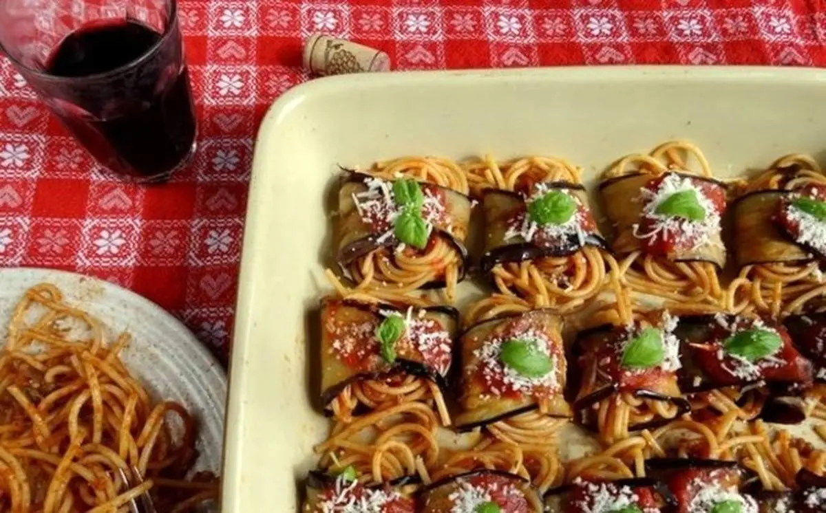 طرز تهیه رول بادمجان و اسپاگتی خوشمزه