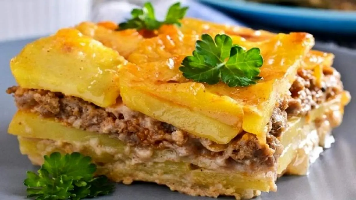 طرز تهیه گراتن سیب زمینی با سس بشامل