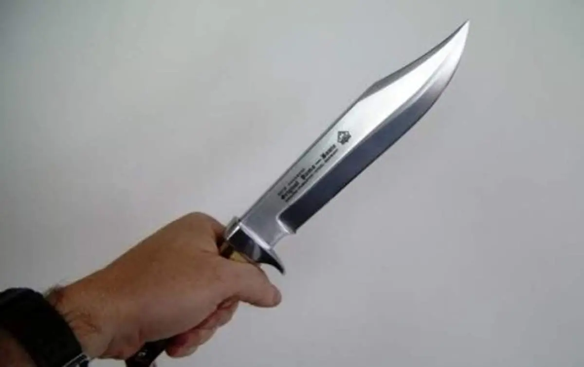 قمه‌کشی وحشیانه در داروخانه اصفهان به خاطر داروی بدون نسخه! + فیلم