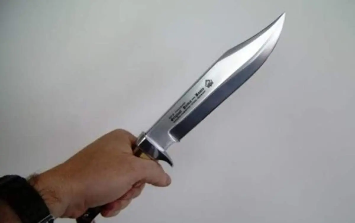 قمه‌کشی وحشیانه در داروخانه اصفهان به خاطر داروی بدون نسخه! + فیلم