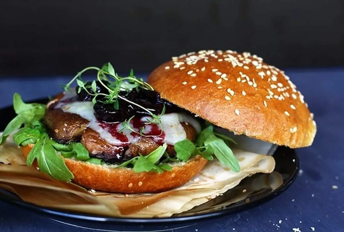 طرز تهیه برگر قارچ + فیلم
