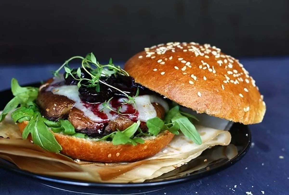 طرز تهیه برگر قارچ + فیلم