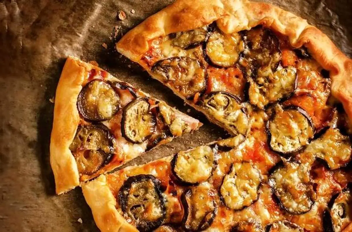 طرز تهیه پیتزا بادمجان و سیر خوشمزه و متفاوت