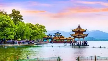 عجایب شگفت‌انگیز و زیبای دریاچه‌های چینی+فیلم