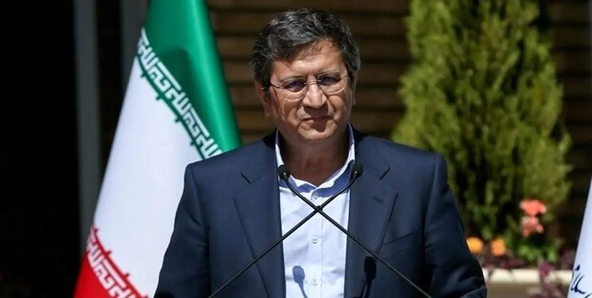 انصراف همتی از مهلت ۶ دقیقه‌ای اختصاص یافته برای پاسخگویی به اتهامات+عکس