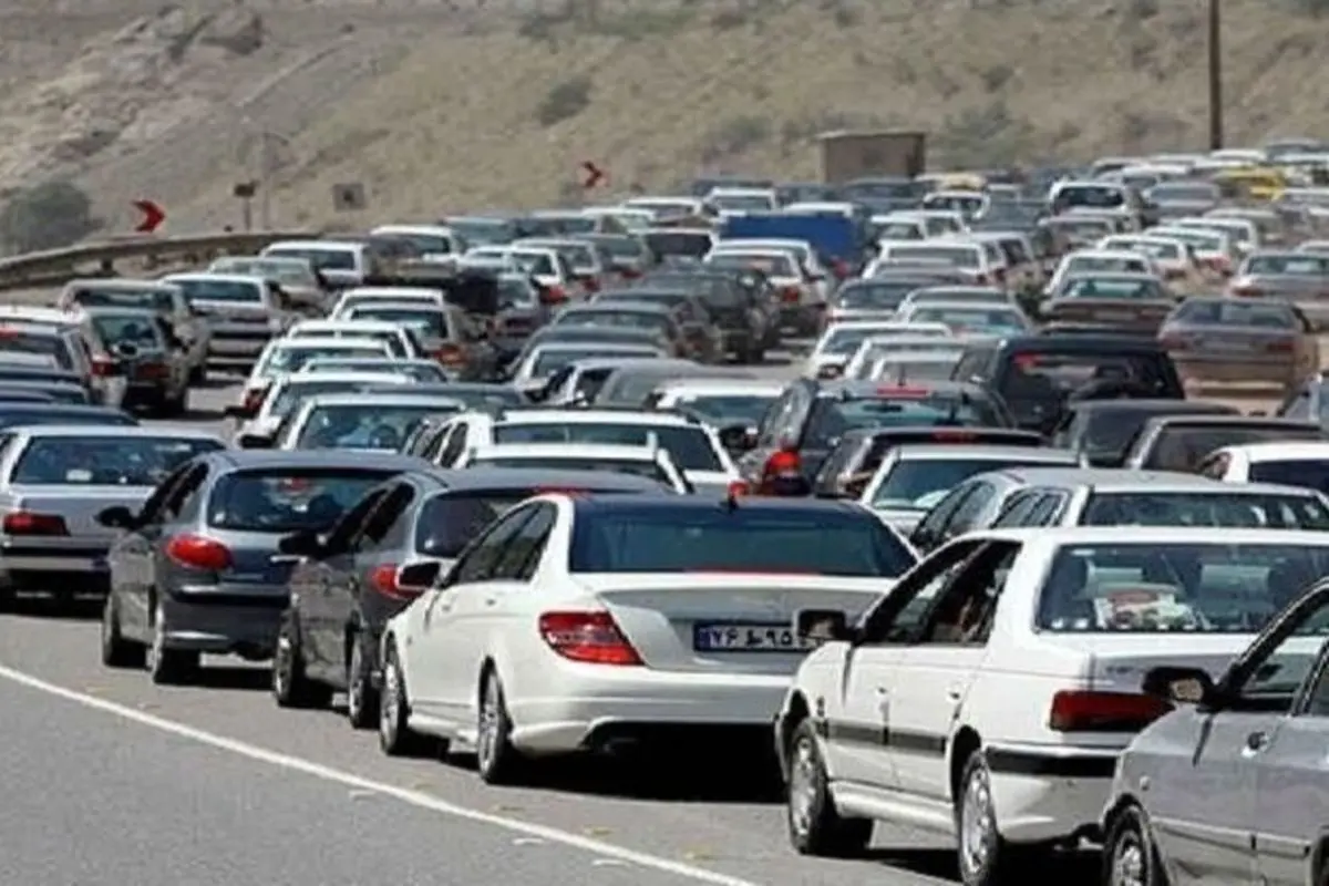 آخرین وضعیت ترافیکی جاده‌های کشور/ ترافیک در آزادراه قزوین - کرج سنگین است