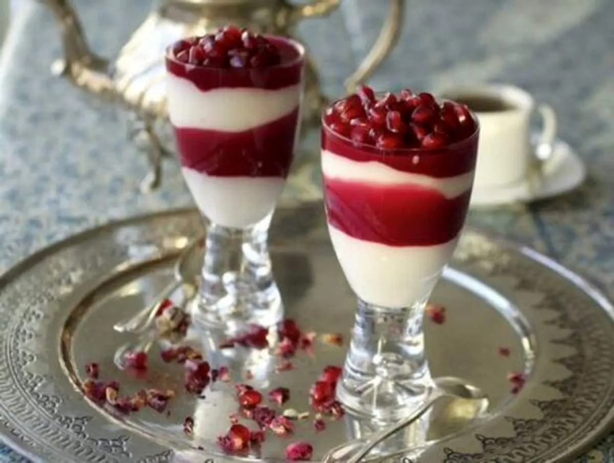 طرز تهیه دسر انار دو رنگ لیوانی