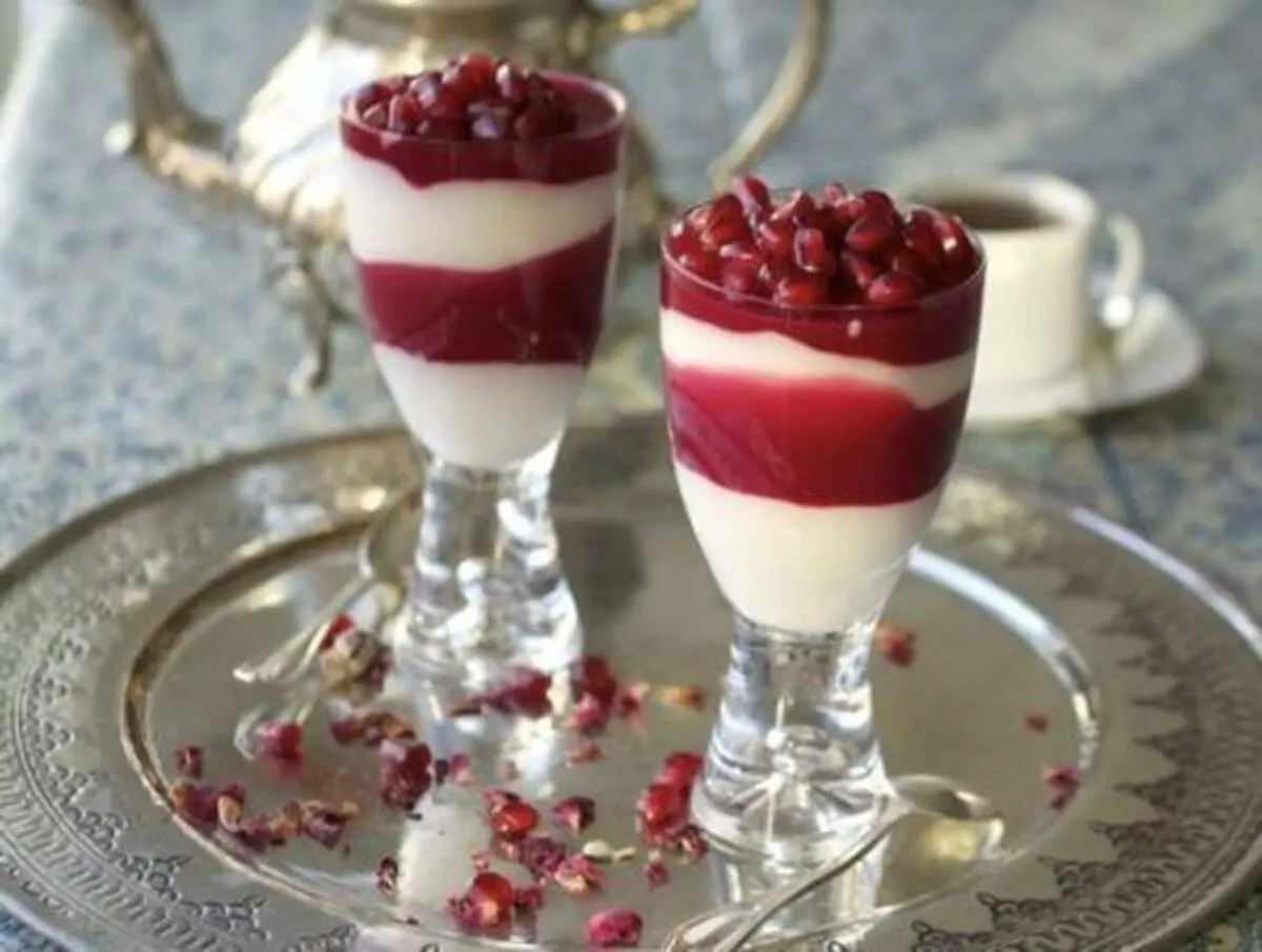 طرز تهیه دسر انار دو رنگ لیوانی