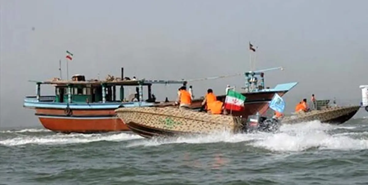 شناور حامل کالای قاچاق در آب‌های بوشهر توقیف شد