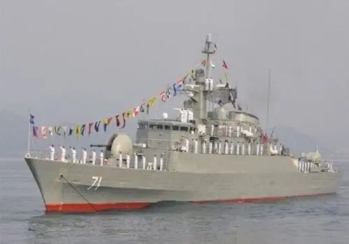 ناوشکن دنا در بازگشت از رزمایش توسط آمریکا غرق شد