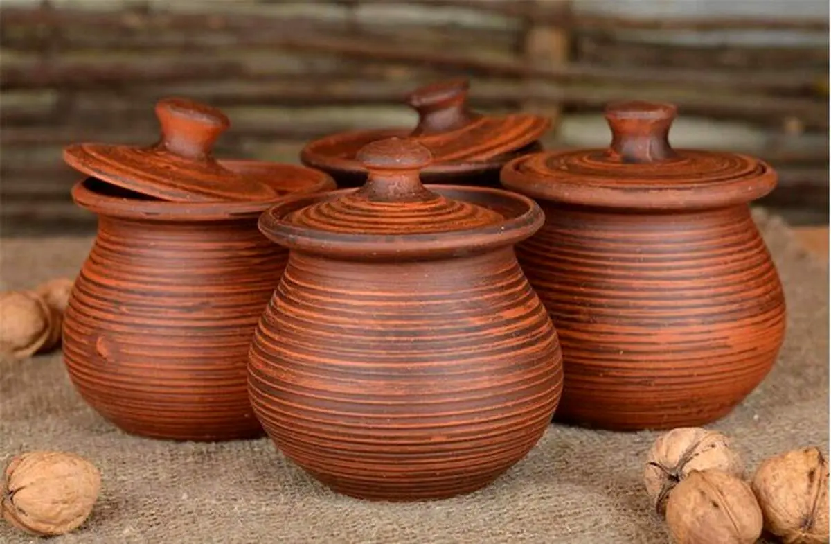 فواید نوشیدن آب در ظروف سفالی
