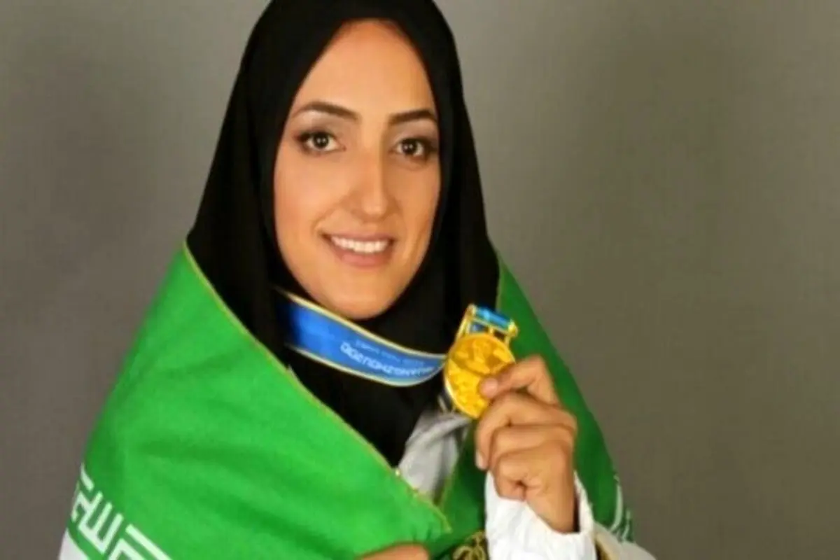 پرچمدار کاروان ایران در پارالمپیک مدال طلایش را به رئیسی اهدا کرد