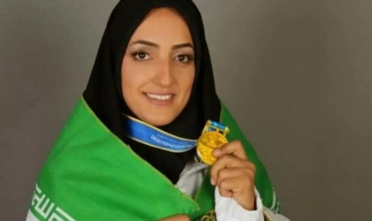 پرچمدار کاروان ایران در پارالمپیک مدال طلایش را به رئیسی اهدا کرد