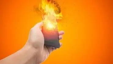 انفجار ناگهانی موبایل در دست یک جوان + فیلم