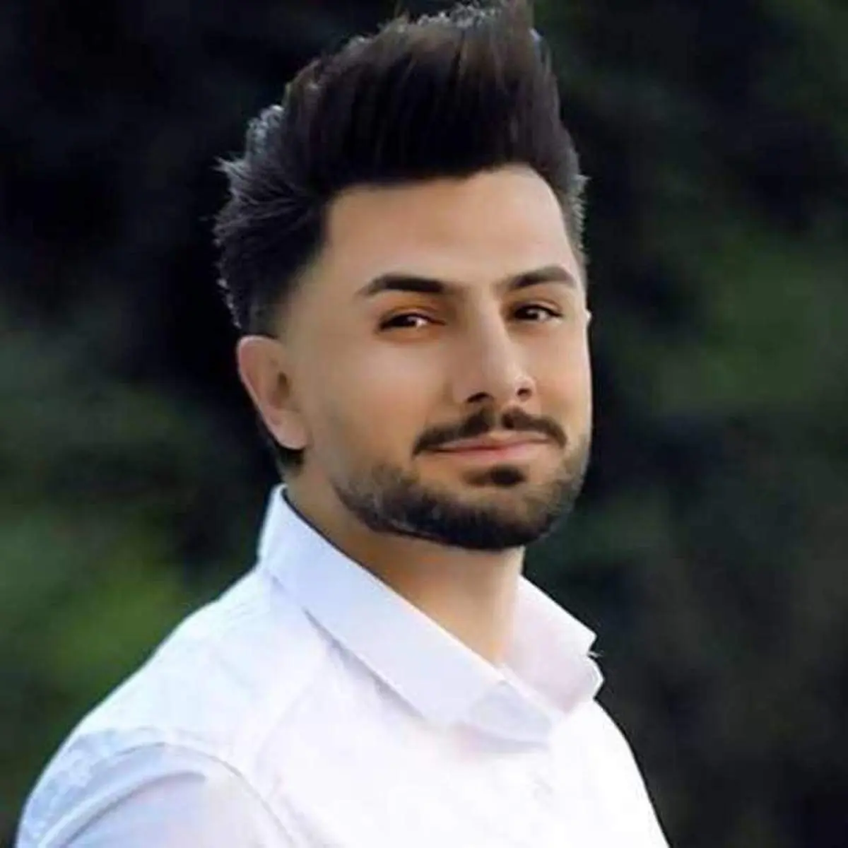 تعجب مجری برنامه از اجرای آقای خواننده وسط برنامه زنده+فیلم