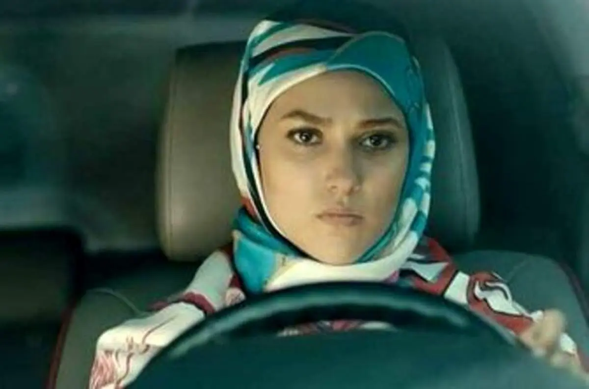 استایل بهاری آدرینا صادقی در خیابان‌های شهر +عکس