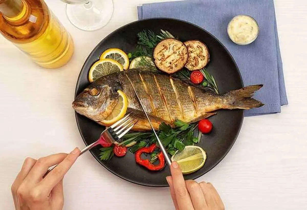 چه کسانی نباید ماهی بخورند؟