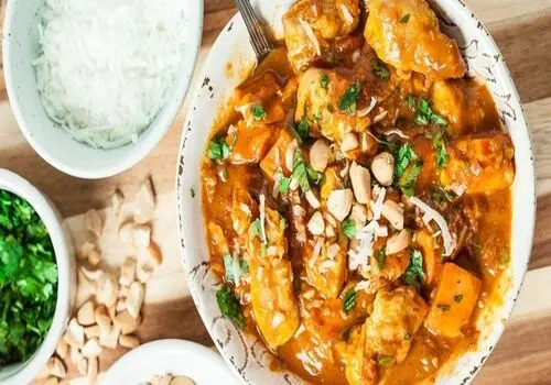 طرز تهیه خورش مرغ و جعفری؛ طعم خاص و خوشمزه