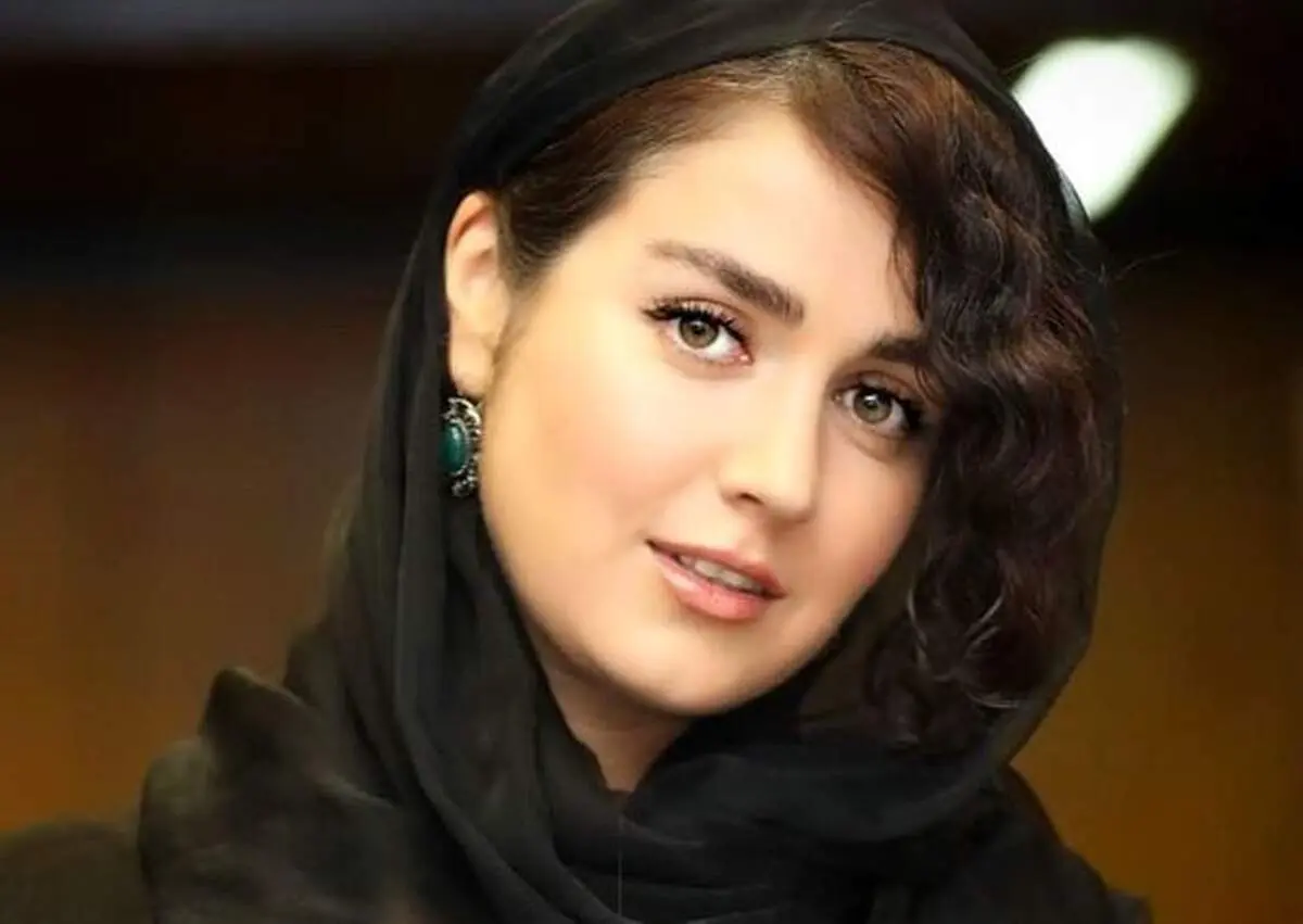 تیپ افسانه پاکرو کنار دریاچه+عکس